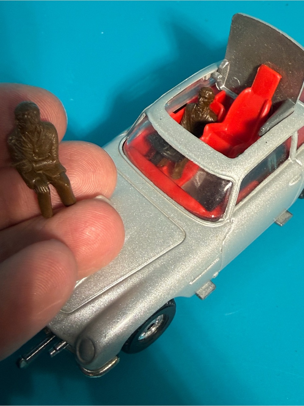 Corgi Toys James Bond 007 Silver Aston Martin - Picture 7 of 11